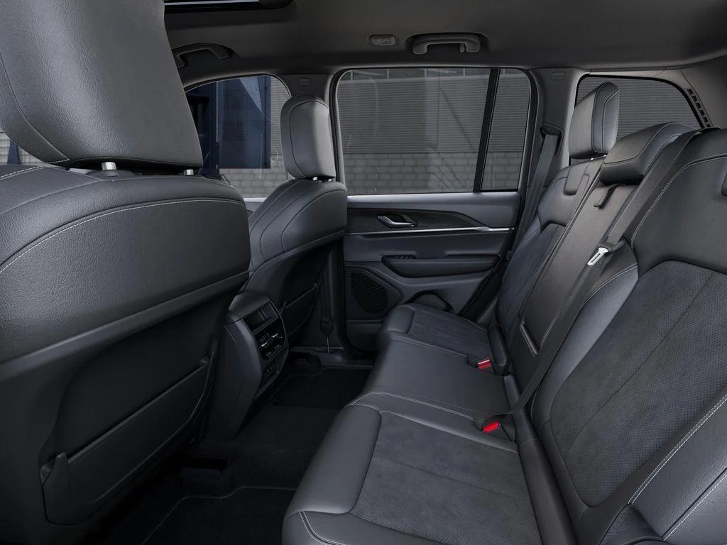 Used 2026 Diamond Black Crystal Pearlcoa Jeep Laredo image 25