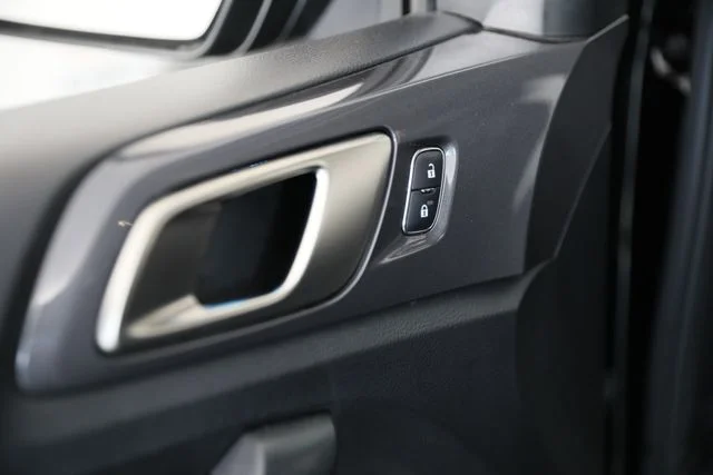 Used 2020 Black Ford Lariat image 14