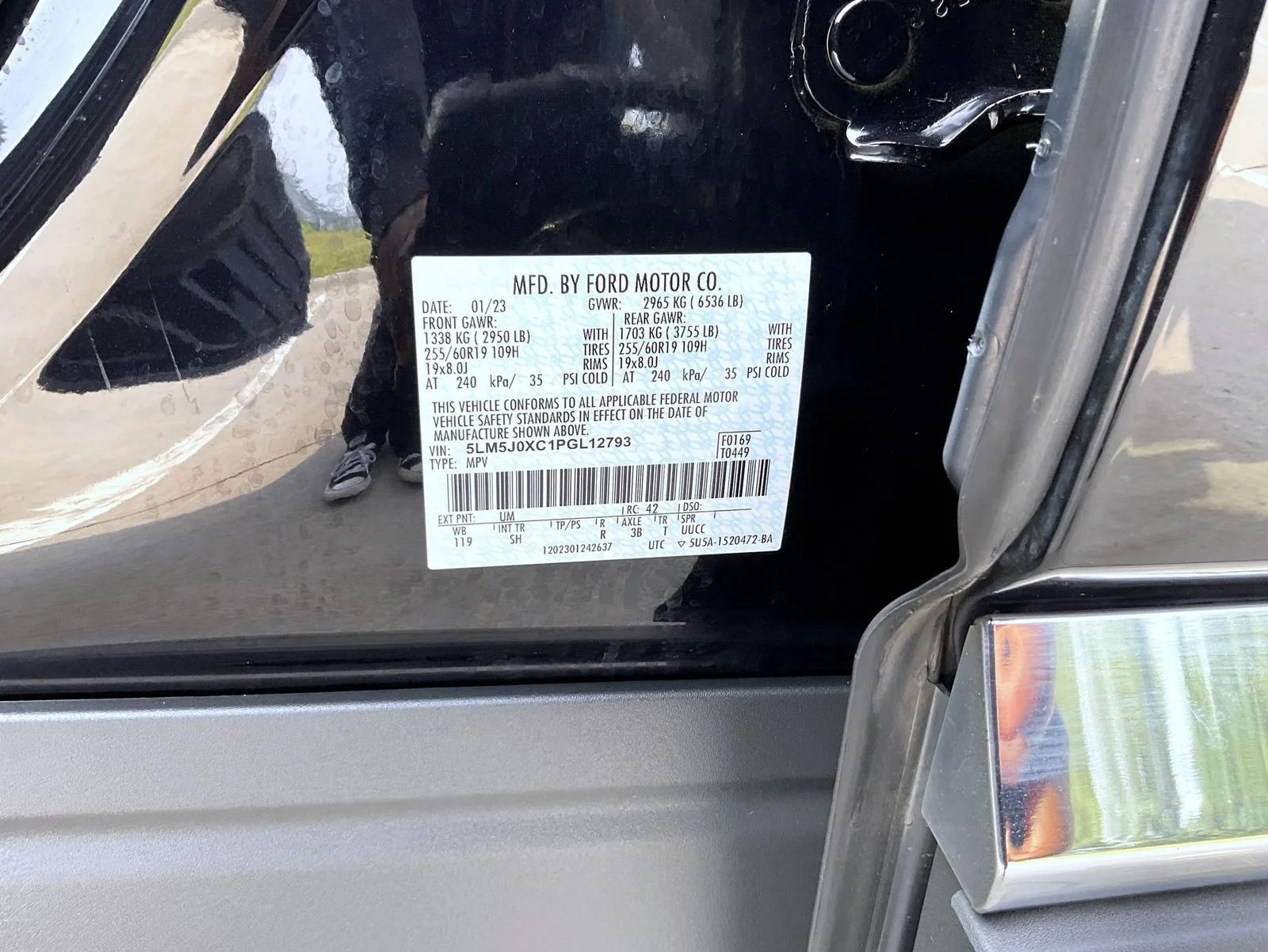 Certified Used 2023 Black Lincoln Livery image 26