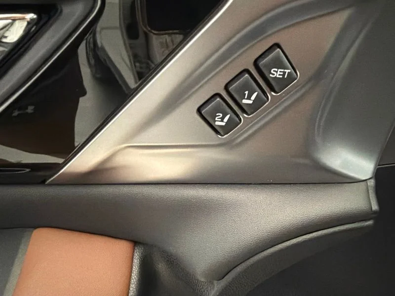 Used 2020 White Subaru Touring image 19