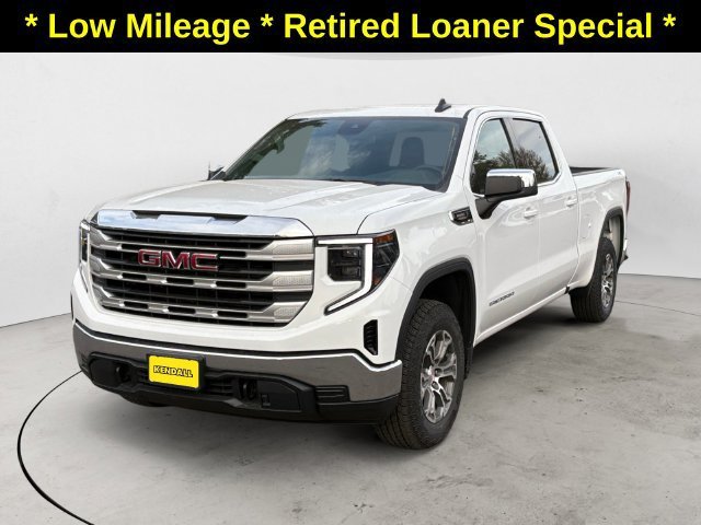 Used 2026 Summit White GMC SLE image 1