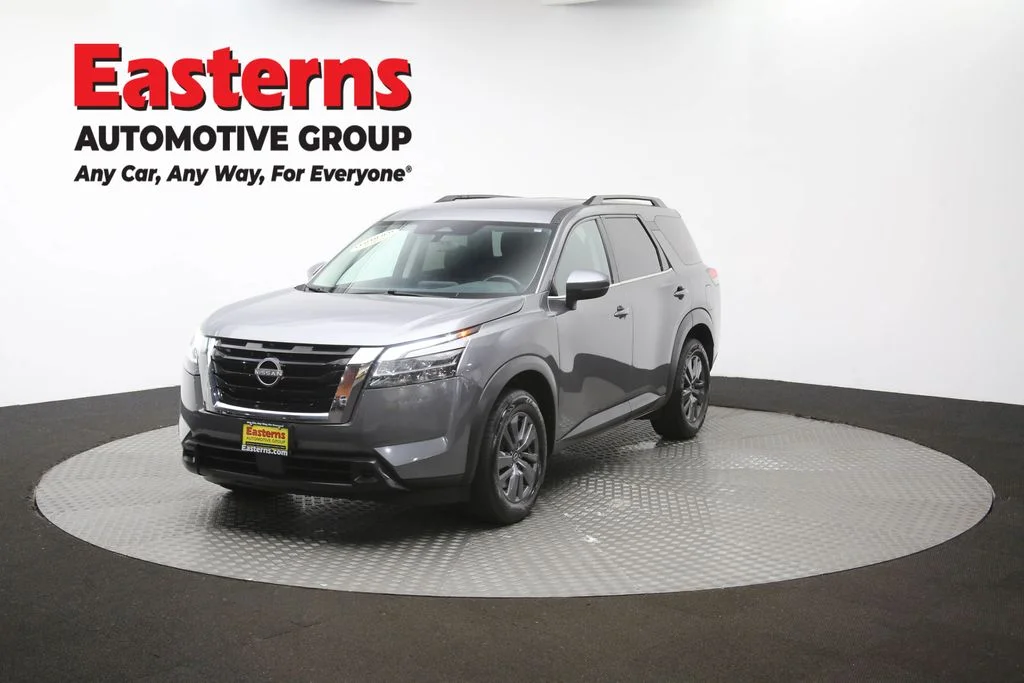 Used 2022 Gray Nissan SV image 55
