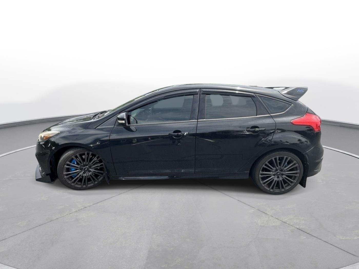 Used 2016 Shadow Black Ford RS image 9