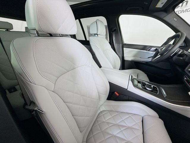 Used 2026 Carbon Black Metallic BMW xDrive40i image 30