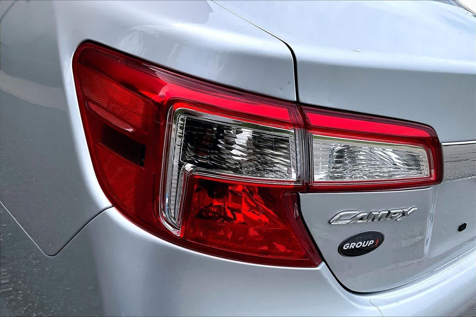 Used 2013 Classic Silver Metallic Toyota XLE image 28