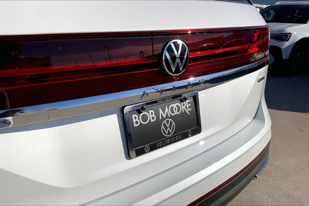 New 2026 Opal White Pearl Volkswagen 2.0T SEL image 9