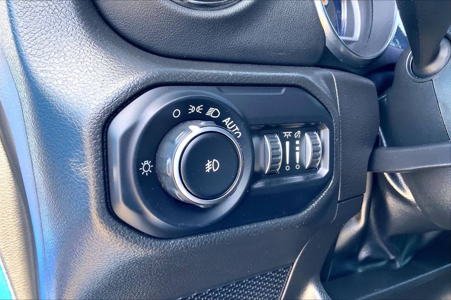 Used 2022 Hydro Blue Pearlcoat Jeep Unlimited High Altitude image 67
