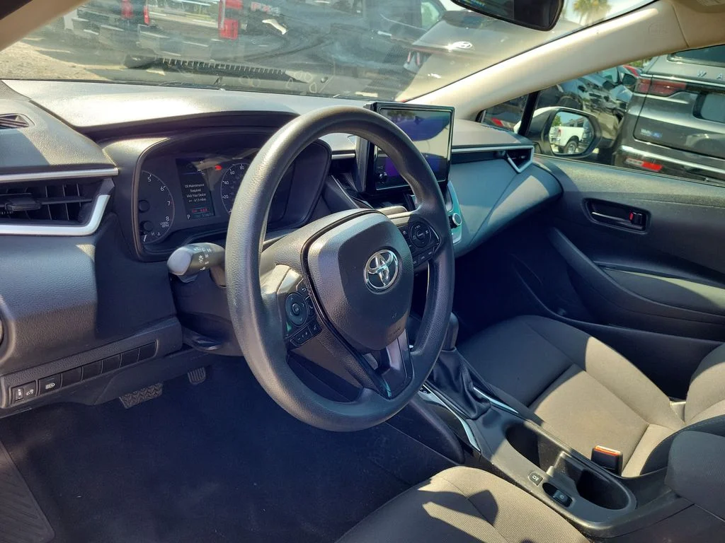 Used 2025 White Toyota LE image 22