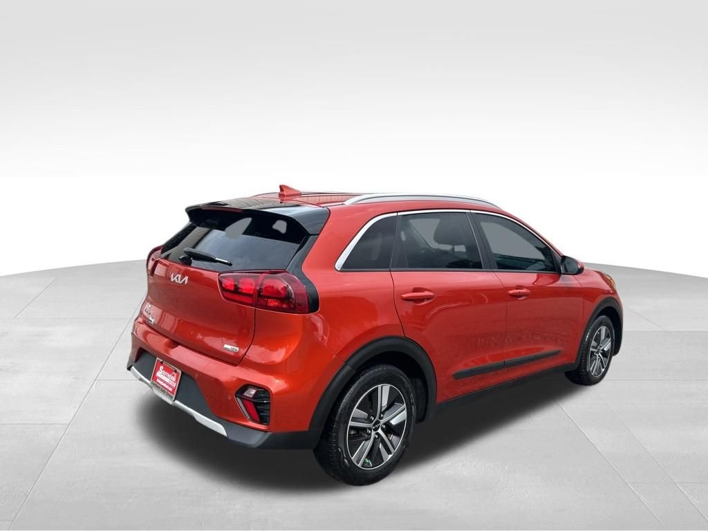 Used 2022 Orange Kia LXS image 5
