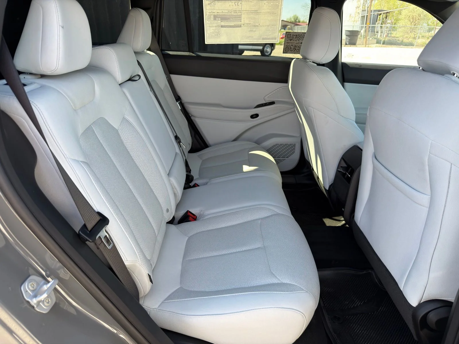 New 2026 Sting-Gray Clear-Coat Exterior Paint Jeep Laredo image 31