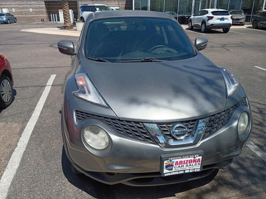 Used 2017 Gray Nissan SV image 3