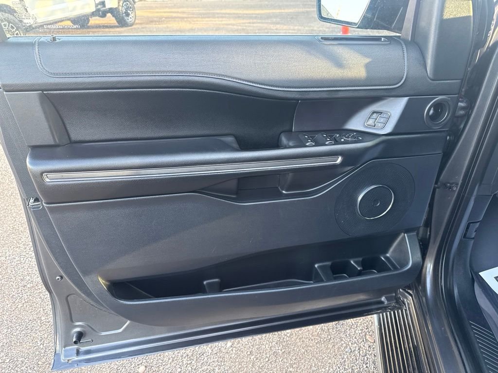 Used 2019 Magnetic Ford XLT image 11