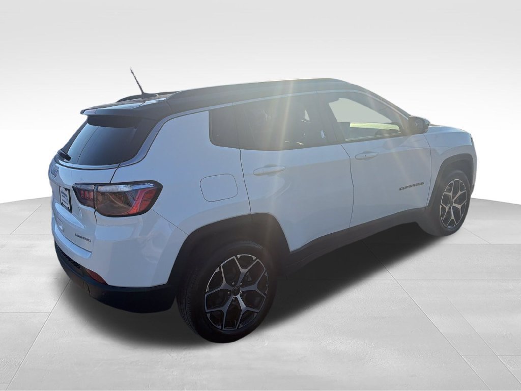 Used 2025 White Jeep Limited image 5