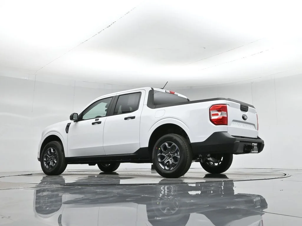 New 2026 Oxford White Ford XLT image 48
