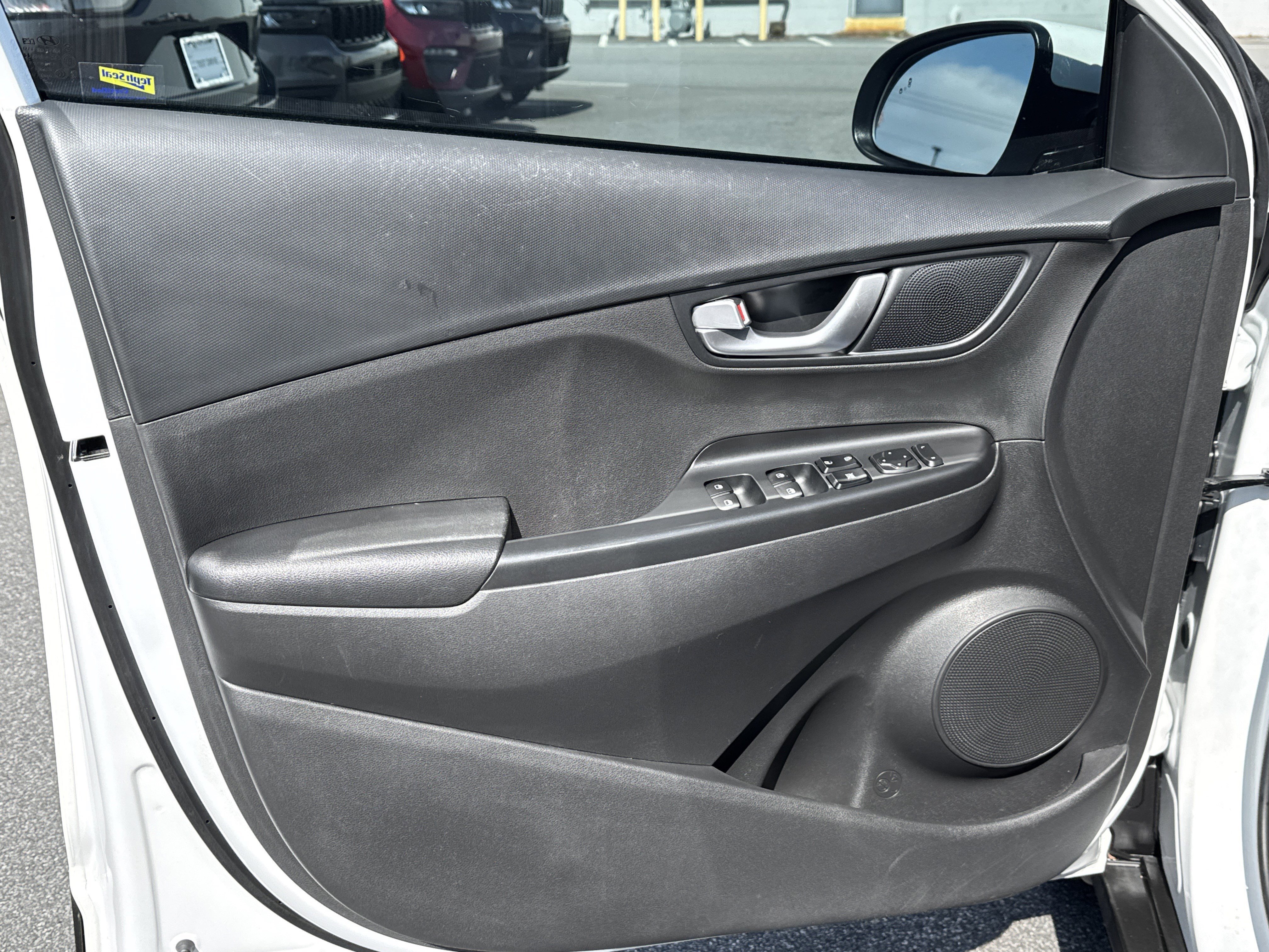 Used 2023 Lunar White Hyundai SEL image 13