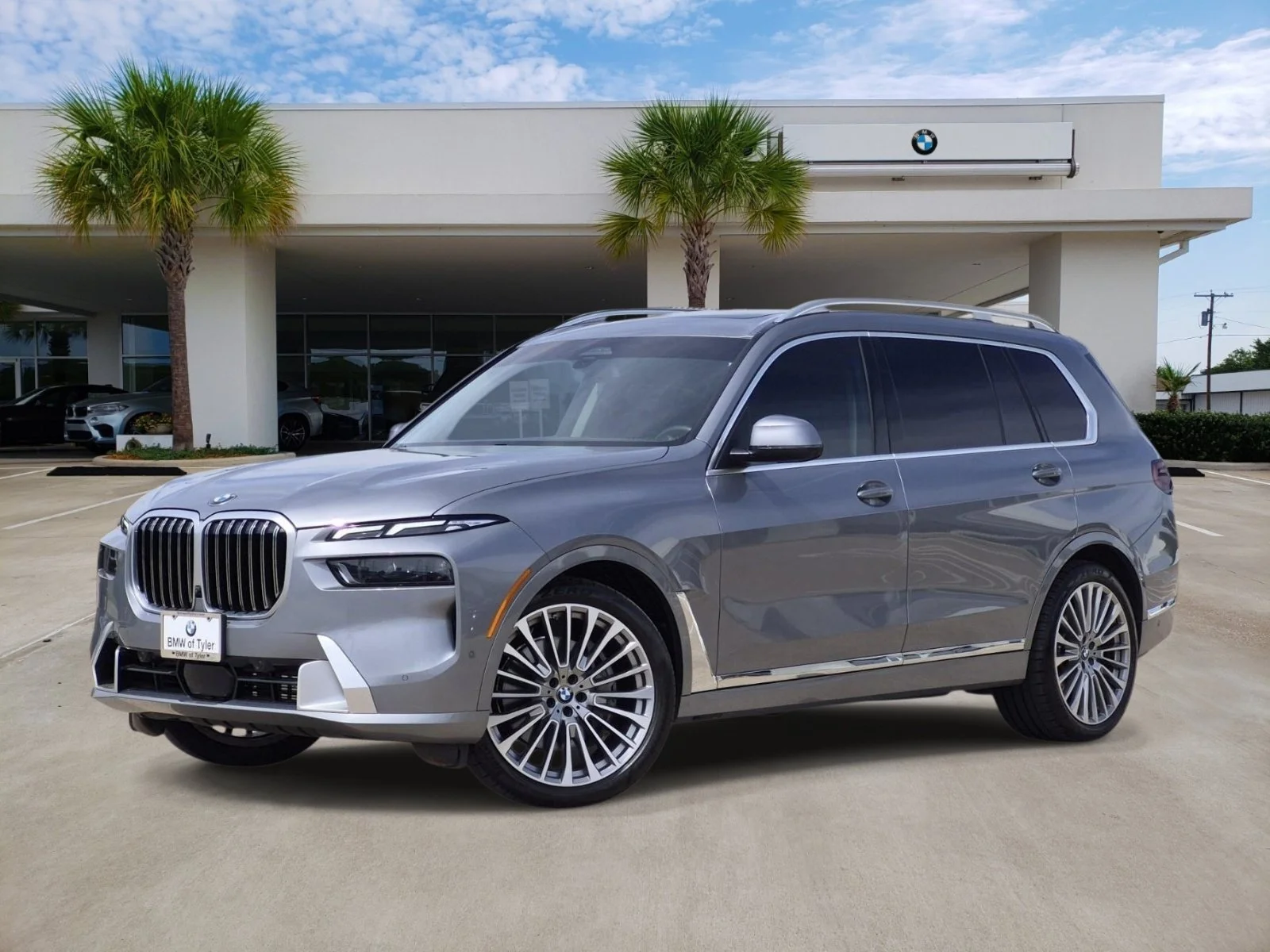 2025 BMW X7 40i