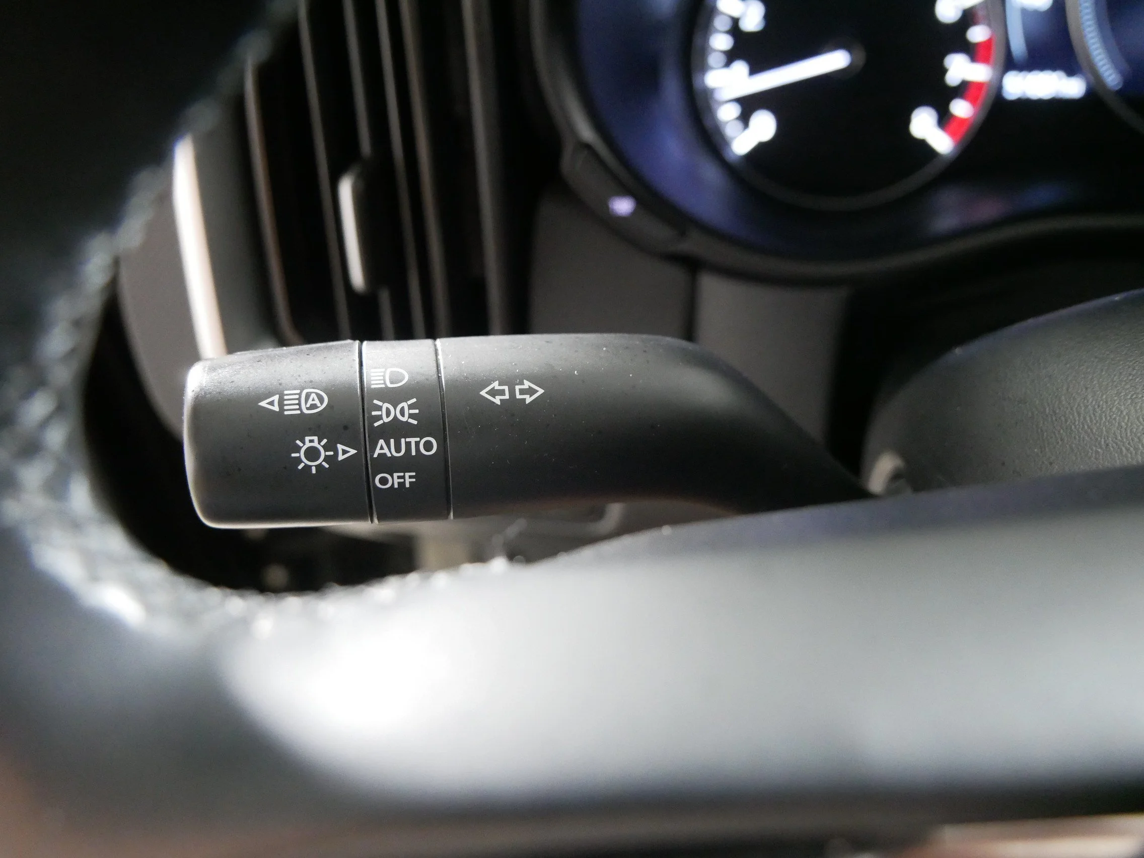 Used 2025 Jet Black Mica Mazda 2.5 S Preferred Package image 32