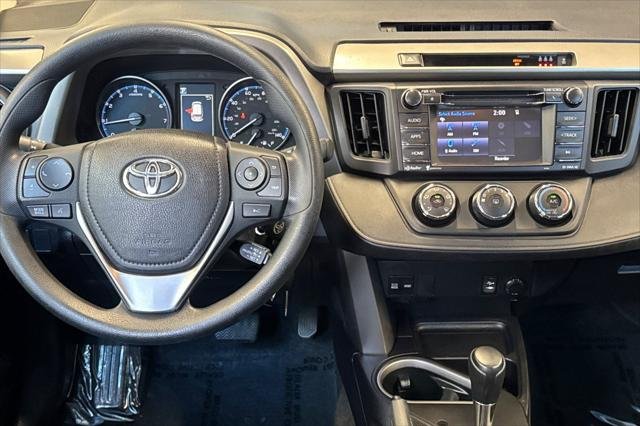 Certified Used 2017 SILVER ME Toyota  image 18