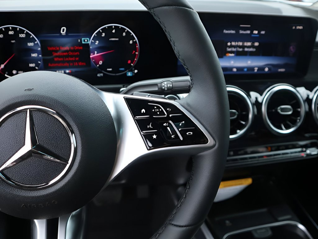 Used 2026 Mountain Grey Metallic Mercedes-Benz GLB 250 image 35
