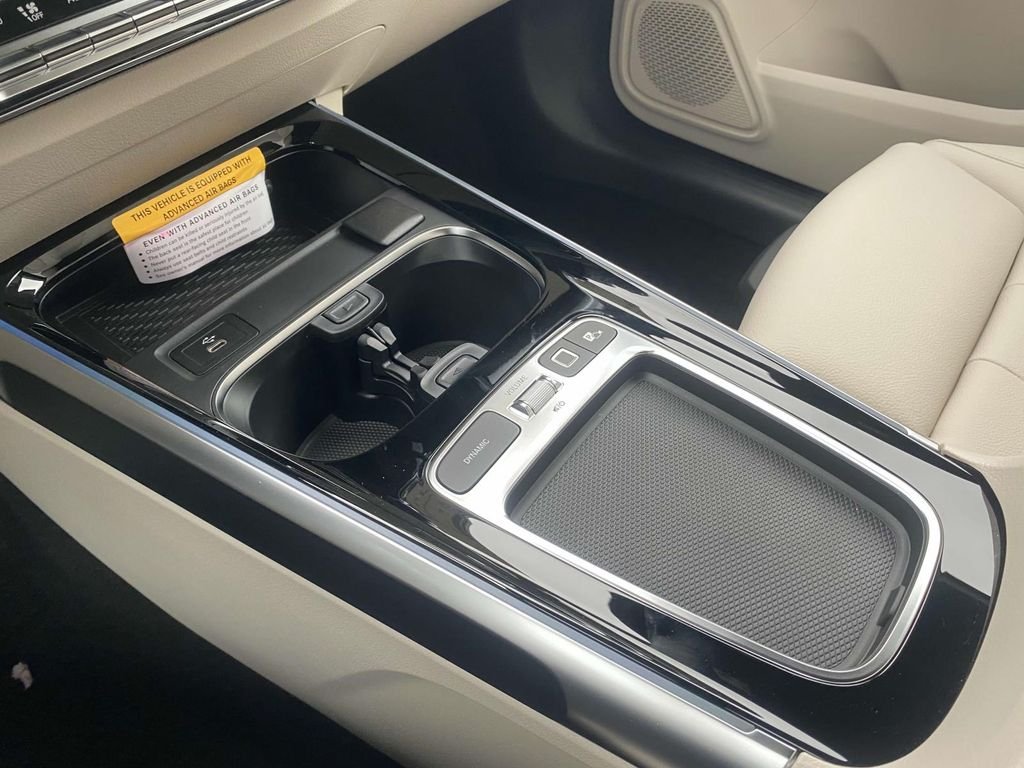2025 Mercedes-Benz GLB Base - Photo 30