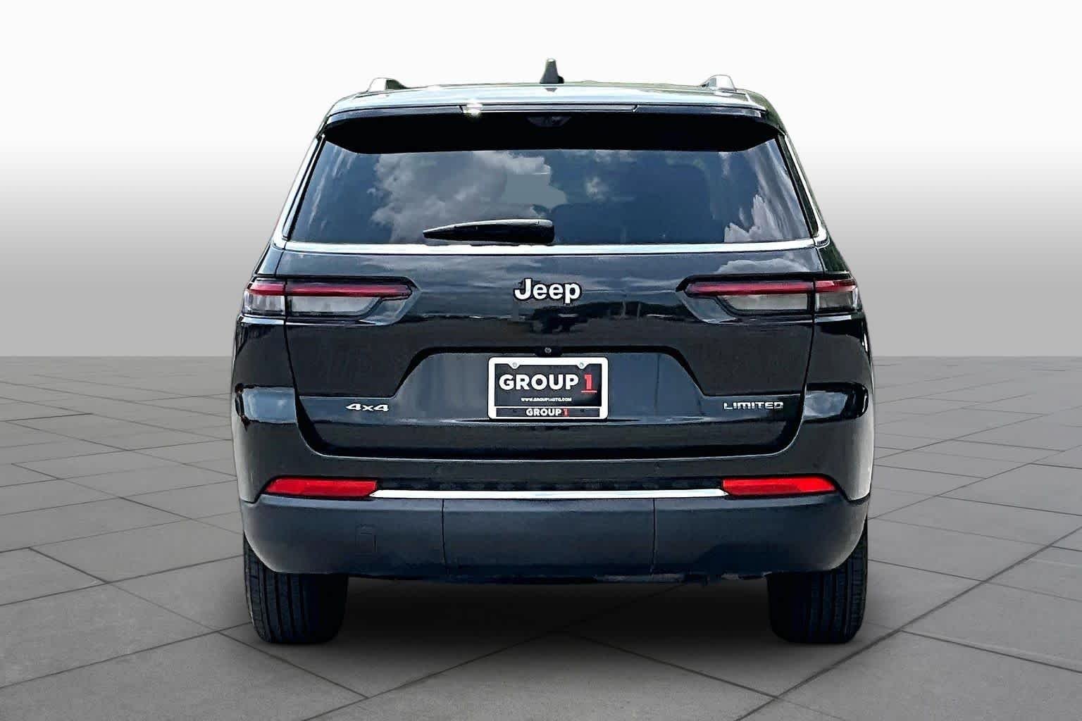 Used 2023 Rocky Mountain Pearlcoat Jeep Limited image 5