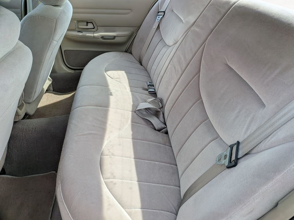 Used 1999 Light Prairie Tan Clearcoat Metallic Ford Base image 34