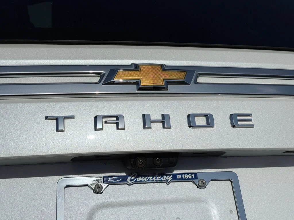 Used 2023 Iridescent Pearl Tricoat Chevrolet High Country image 10