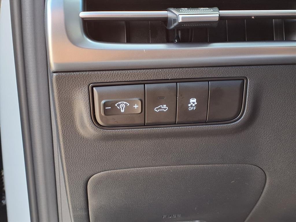 New 2026 White Hyundai SEL AWD image 24