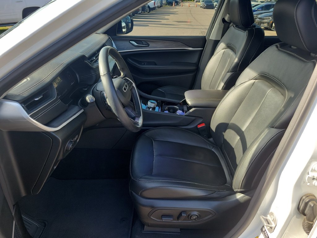 Used 2022 Bright White Clearcoat Jeep Limited image 23