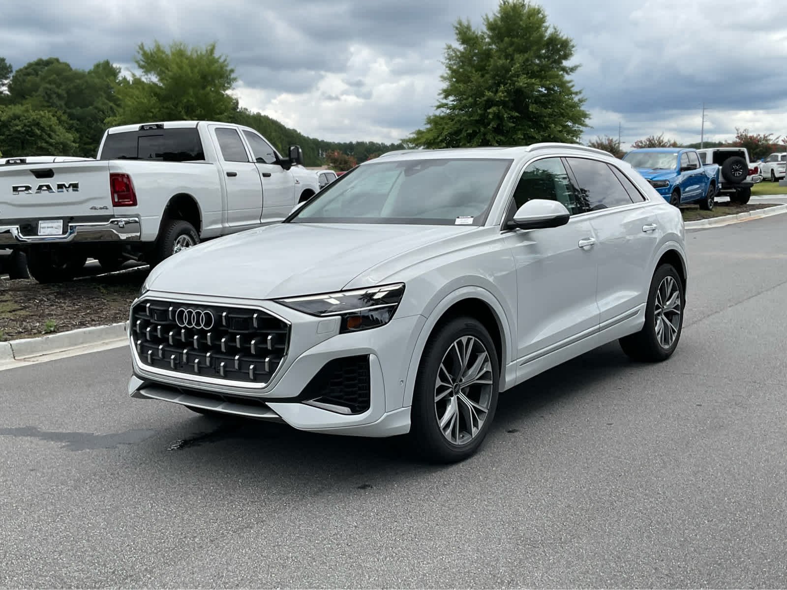 Used 2025  Audi Premium Plus image 9