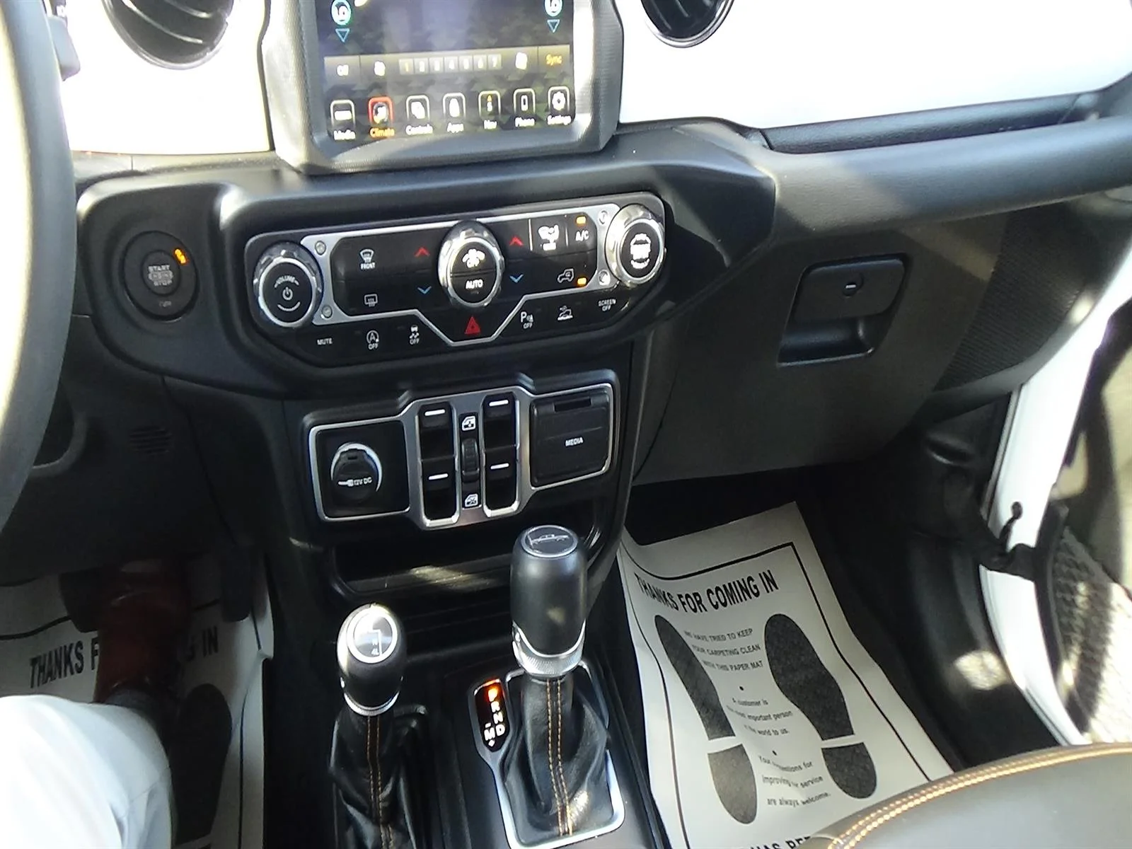 Used 2023 Bright White Clear Coat (pw7) Jeep High Altitude image 16