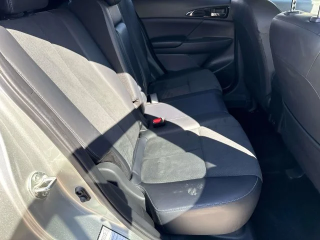 Used 2025 Silver Mitsubishi SE image 17