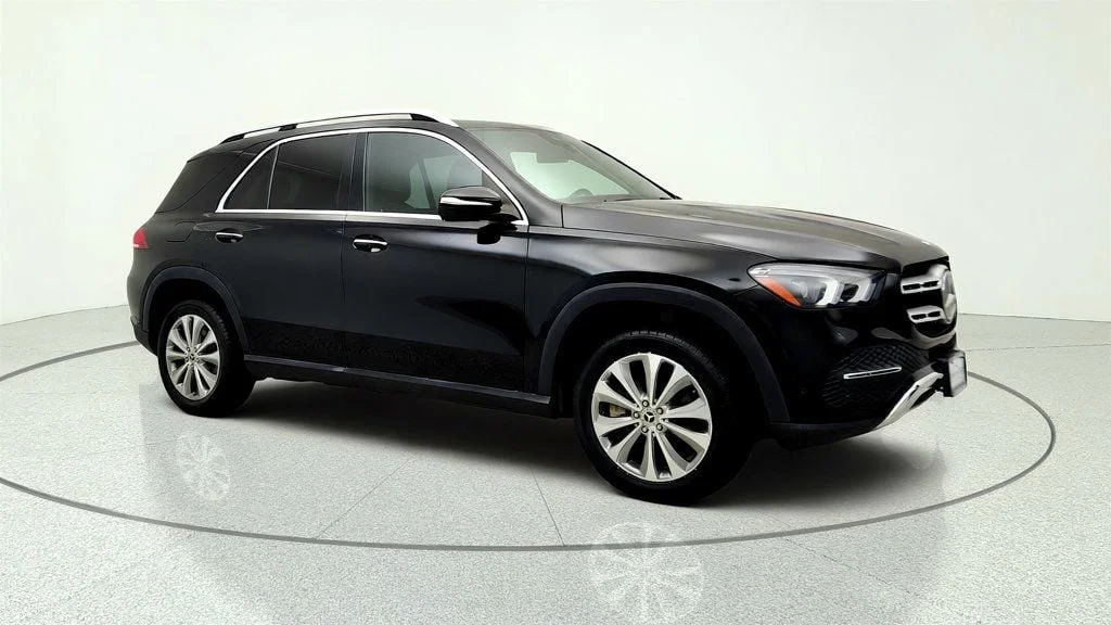 Used 2020 Black Mercedes-Benz GLE 350 4MATIC® SUV w/ Premium Pkg image 3