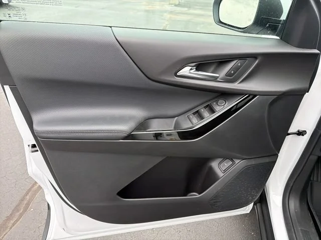 New 2027 Summit White Chevrolet LT image 12