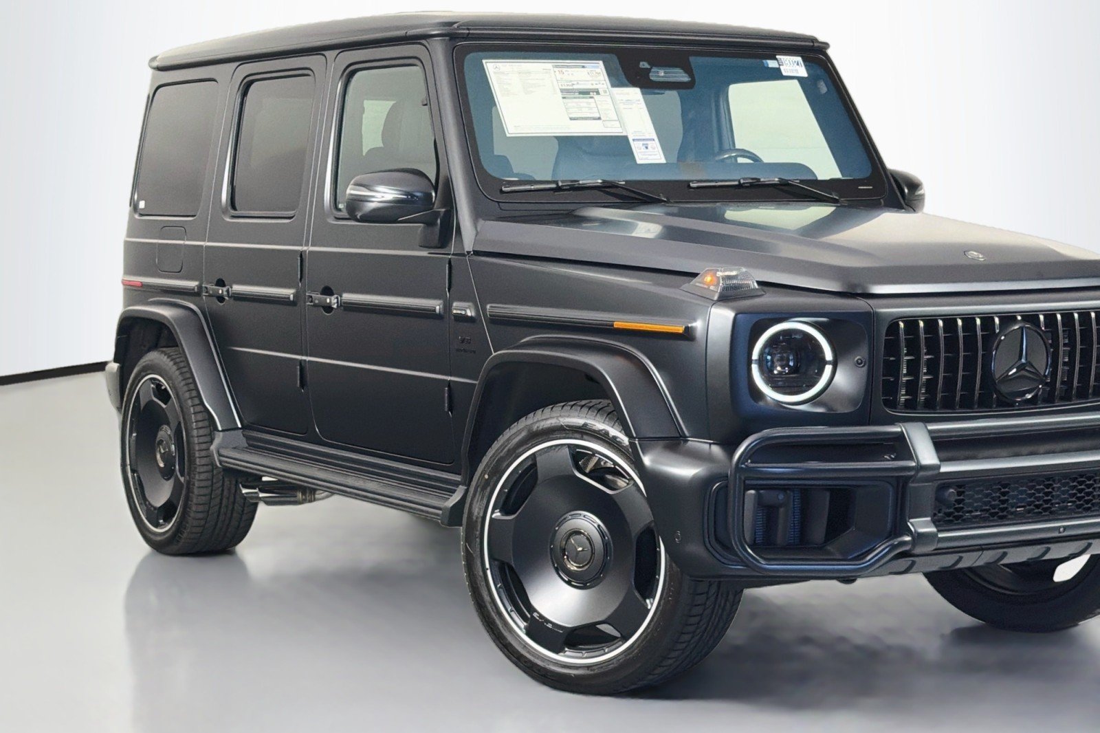 New 2027 MANUFAKTUR Night Black magno Mercedes-Benz AMG® G 63 SUV image 13