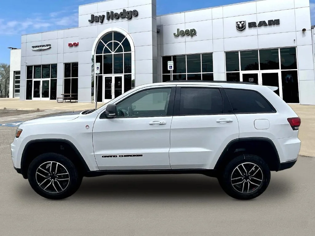 Used 2020 White Jeep Trailhawk image 9