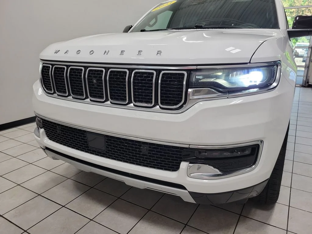 Used 2023 White Jeep Series II image 27