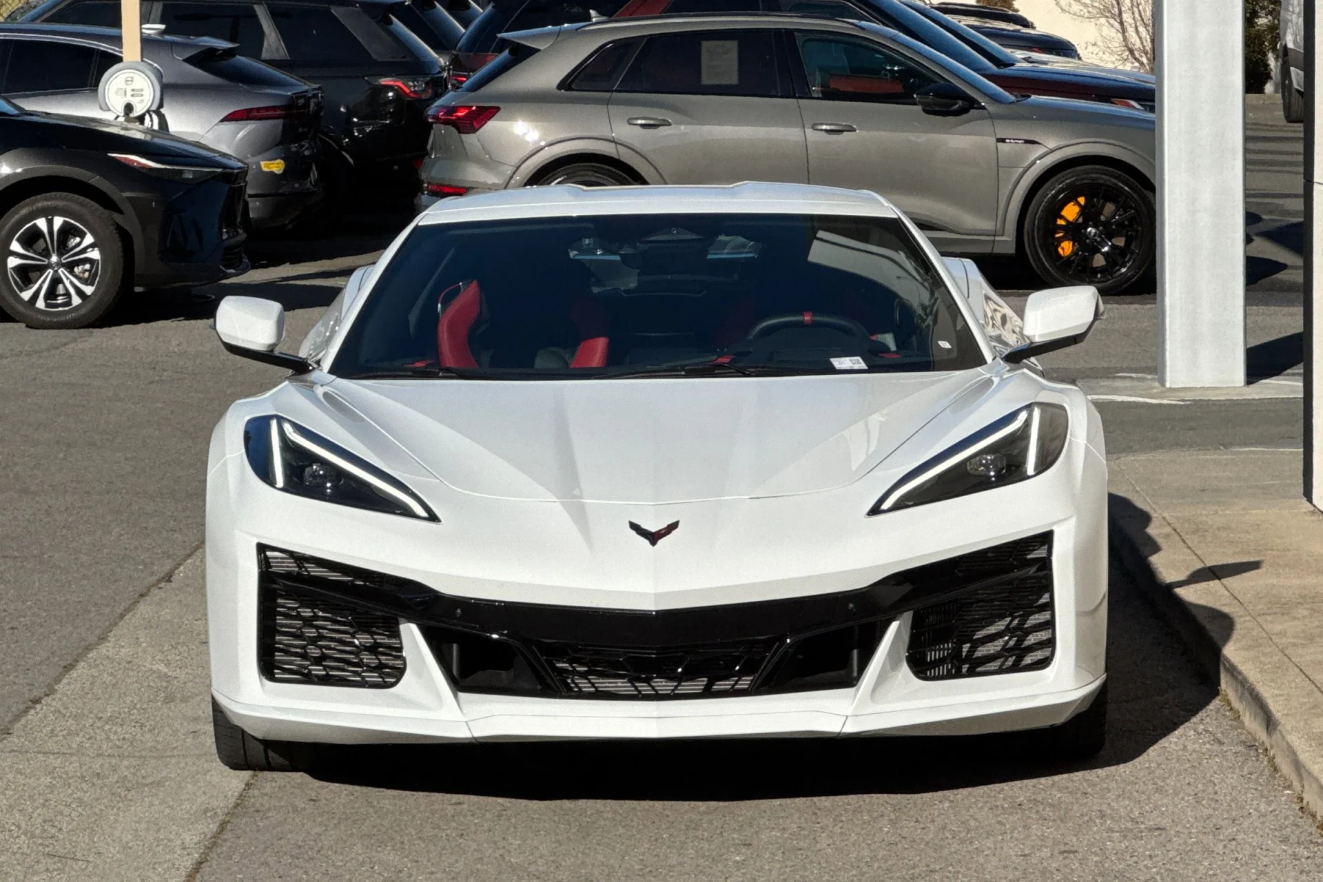 Used 2025 Arctic White Chevrolet E-RAY 2LZ image 9