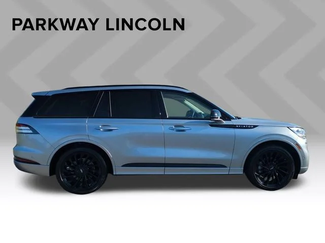 Used 2024 Silver Lincoln Reserve image 4