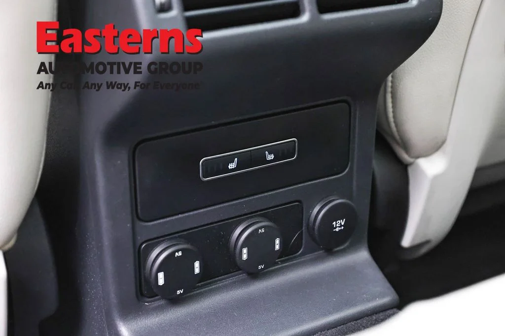 Used 2020 Black Jaguar 25t Prestige image 24