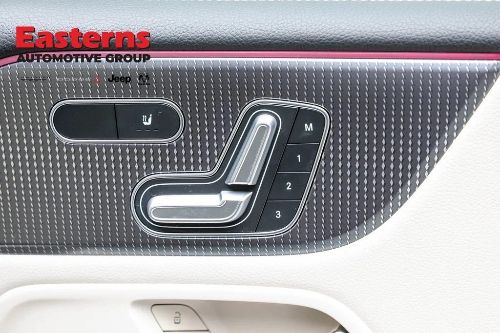 Used 2021 Black Mercedes-Benz GLB 250 image 25