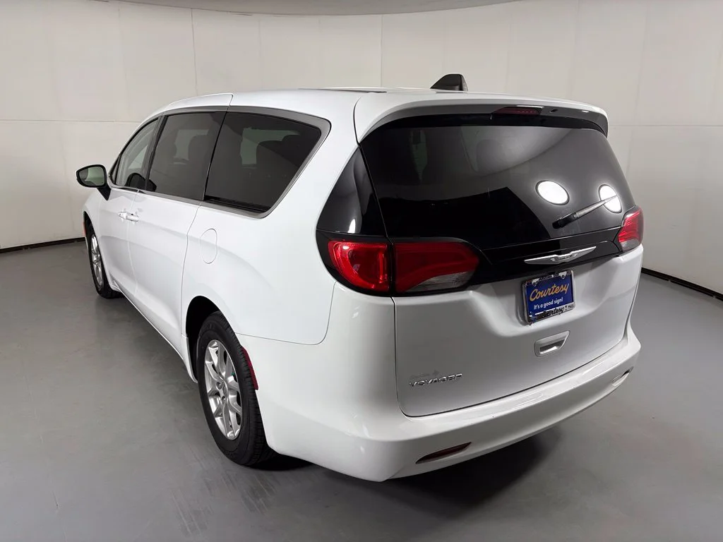 Used 2023 White Chrysler LX image 6