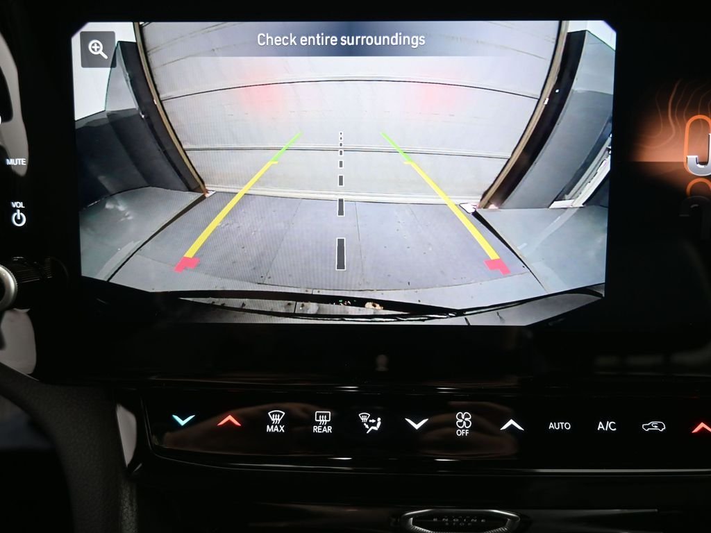 New 2026 Diamond Black Crystal Pearlcoat Jeep Limited image 32
