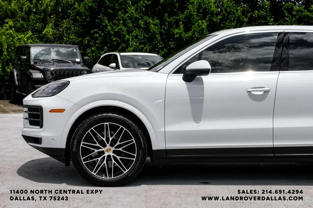Used 2024 Carrara White Porsche  image 9