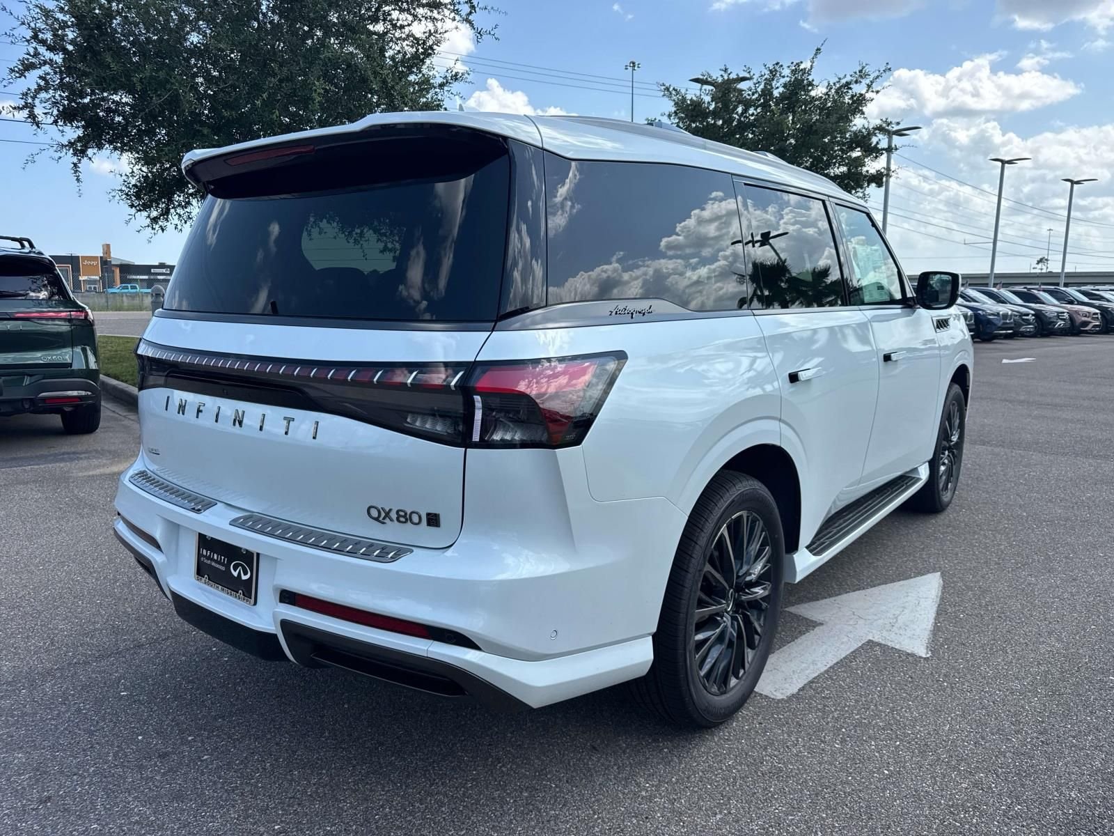 New 2027 RADIANT WHITE INFINITI Autograph 4WD image 7