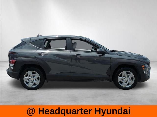Used 2026 Gray Hyundai SE image 4