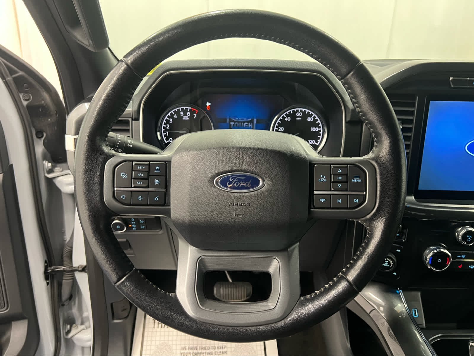 Used 2022 Space White Metallic Ford XLT image 13