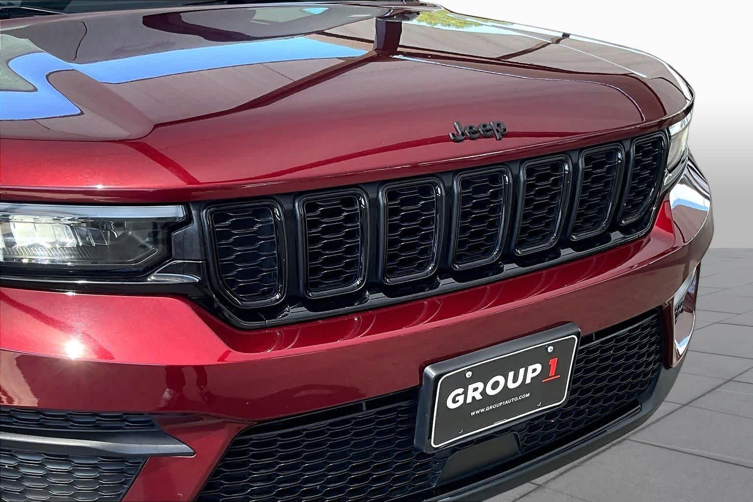 Used 2024 Velvet Red Pearlcoat Jeep Altitude image 29