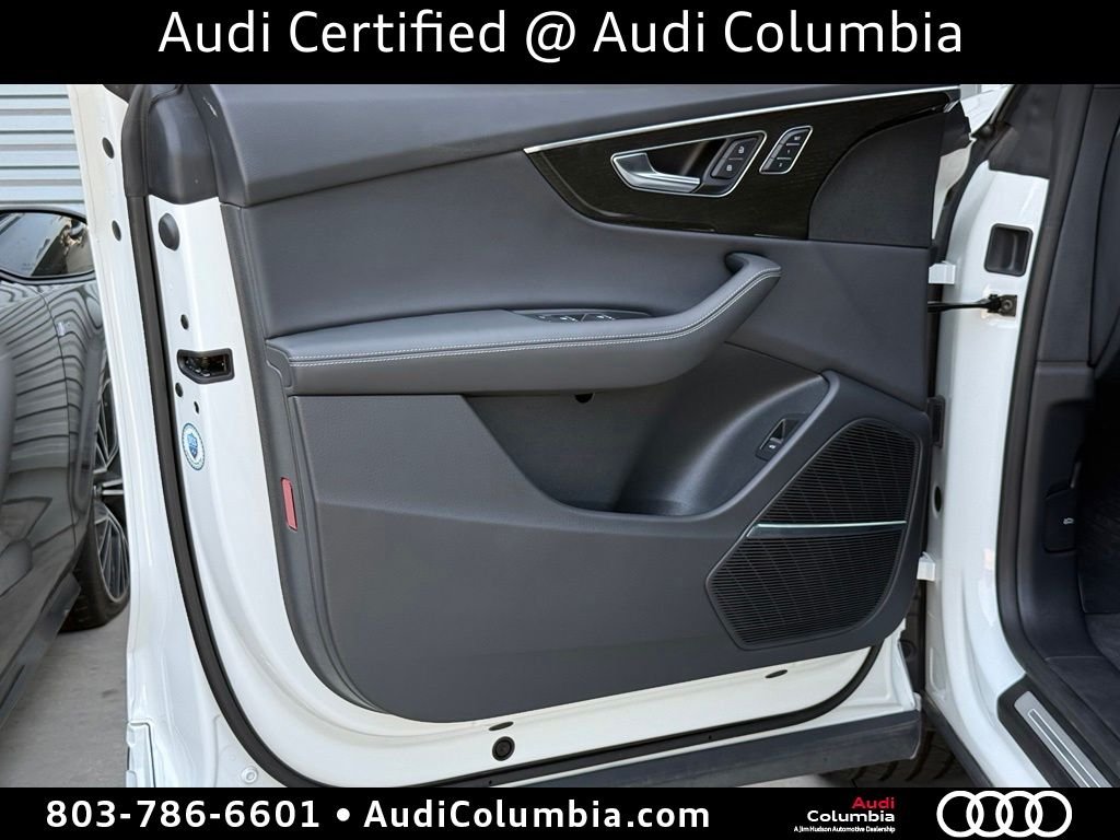 Used 2025  Audi 55 Premium Plus image 19
