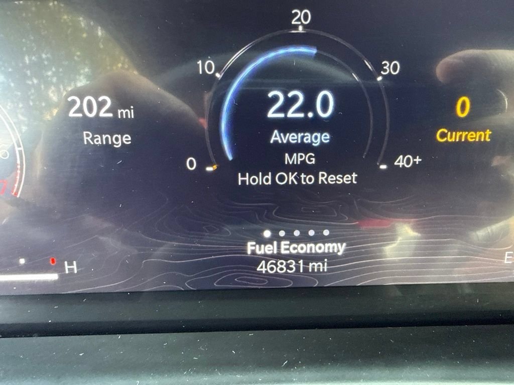 Used 2023 Silver Jeep Altitude image 9
